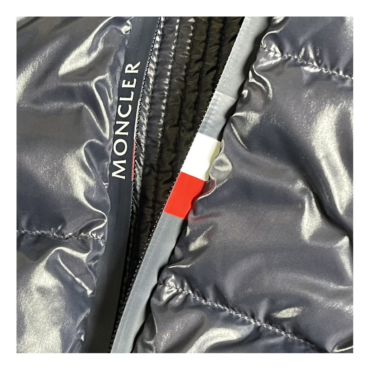 Moncler Glossy Logo-Zip Hooded Puffer – Navy
