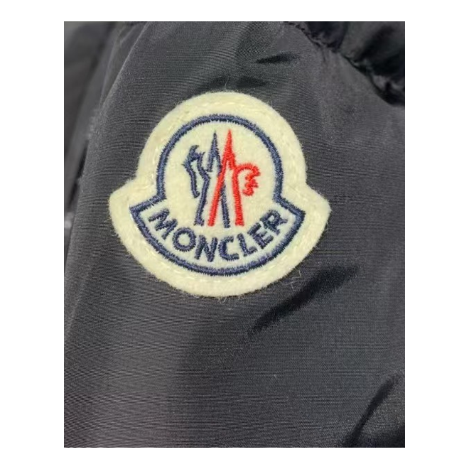 Moncler Drawstring-Hood Fitted Puffer Jacket